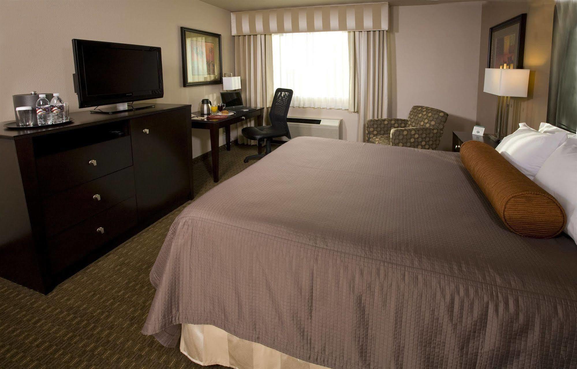 Monarch Hotel & Conference Center Clackamas Room photo